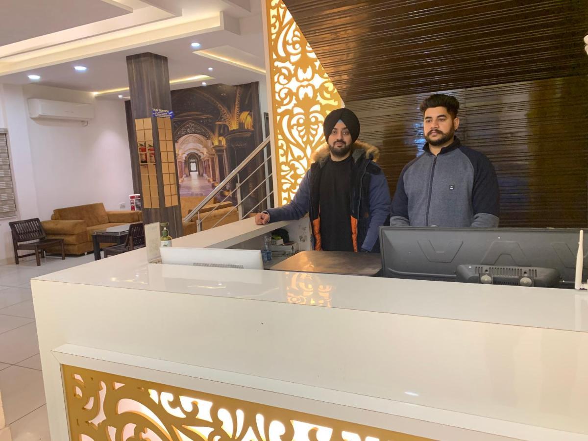 Hotel Sb Residency Amritsar Bagian luar foto